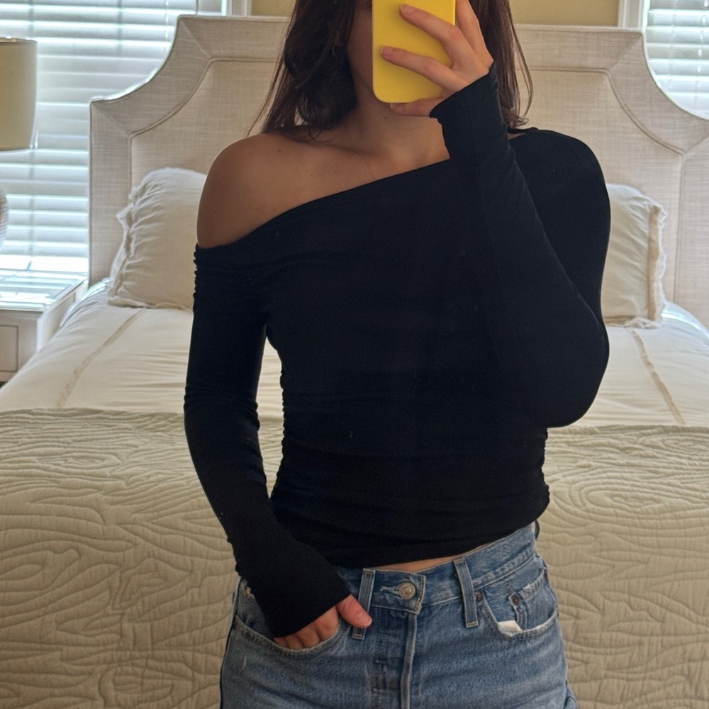 Zara Black Off-Shoulder Long Sleeve Top